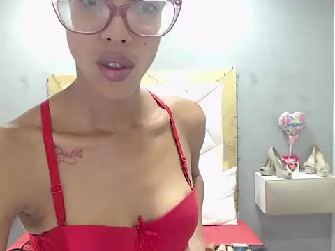 Snapshot of CanellaHotx chatting on 02-26-25, 08:00 CanellaHotx online show from 02-26-25, 08:00