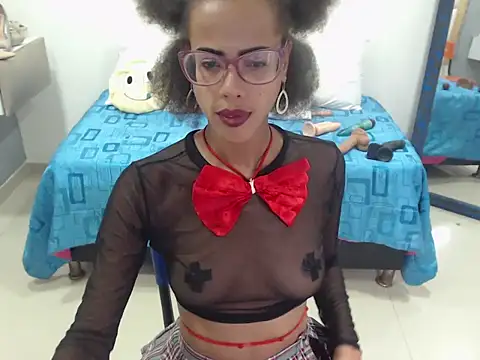 Snapshot of CanellaHotx chatting on 03-17-25, 11:54 CanellaHotx online show from 03-17-25, 11:54