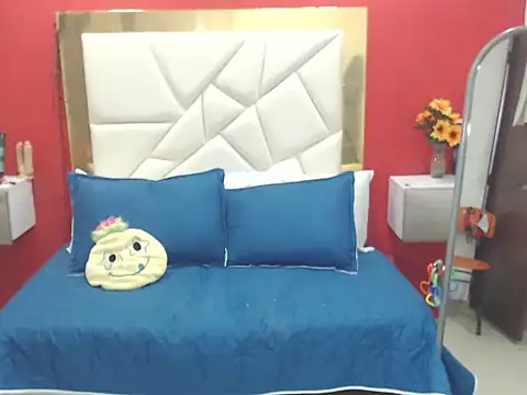 Snapshot of CanellaHotx chatting on 09-09-25, 04:06 CanellaHotx online show from 09-09-25, 04:06