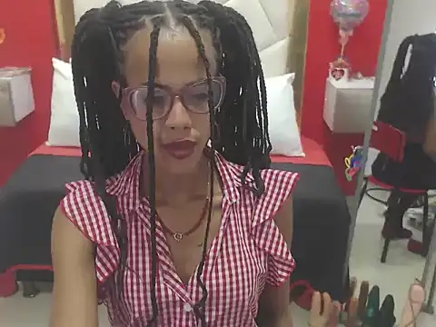 Snapshot of CanellaHotx chatting on 10-16-25, 03:46 CanellaHotx online show from 10-16-25, 03:46