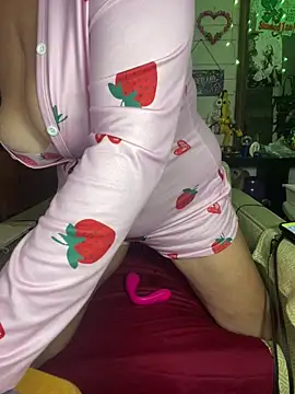 TrenaAnne online show from 11-05-25, 04:18