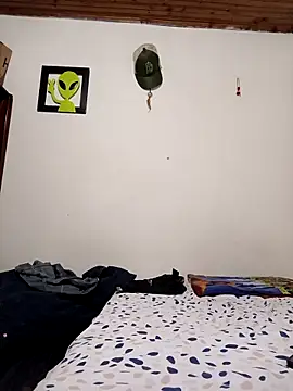 Snapshot of sebasxx97 chatting on 12-18-25, 04:51 sebasxx97 online show from 12-18-25, 04:51