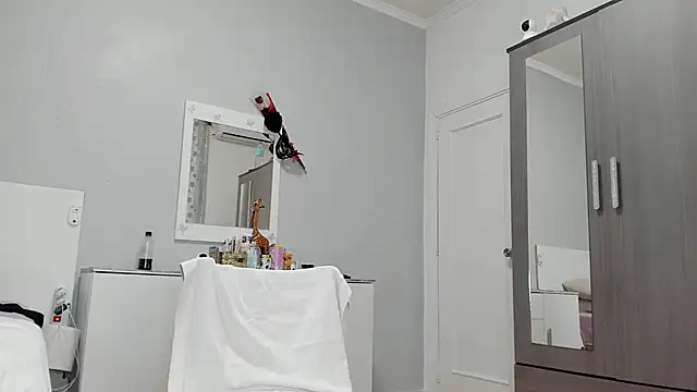 anisialuna  online show from 03-13-25, 09:54