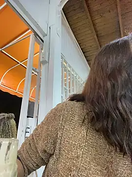 Snapshot of EmaSaenz chatting on 01-30-25, 08:21 EmaSaenz online show from 01-30-25, 08:21