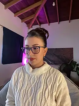 Snapshot of EmaSaenz chatting on 02-05-25, 09:40 EmaSaenz online show from 02-05-25, 09:40