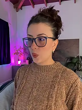 Snapshot of EmaSaenz chatting on 02-17-25, 08:58 EmaSaenz online show from 02-17-25, 08:58