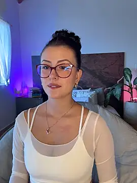 Snapshot of EmaSaenz chatting on 09-11-25, 08:20 EmaSaenz online show from 09-11-25, 08:20