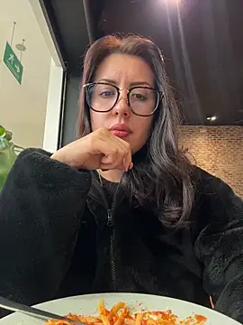 Snapshot of EmaSaenz chatting on 10-15-25, 09:48 EmaSaenz online show from 10-15-25, 09:48