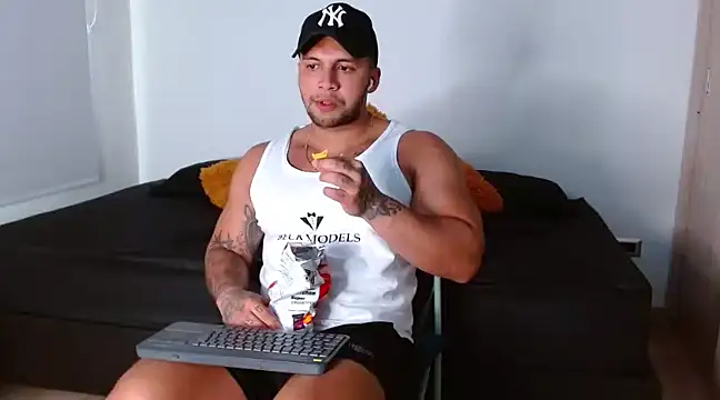 Snapshot of frank_myles chatting on 01-30-25, 08:42 frank myles online show from 01-30-25, 08:42