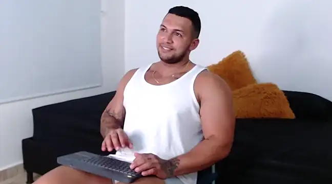 Snapshot of frank_myles chatting on 02-18-25, 09:31 frank myles online show from 02-18-25, 09:31