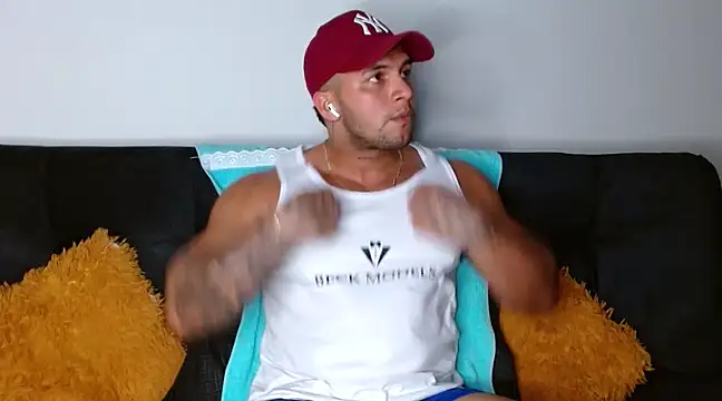 Snapshot of frank_myles chatting on 02-24-25, 11:52 frank myles online show from 02-24-25, 11:52