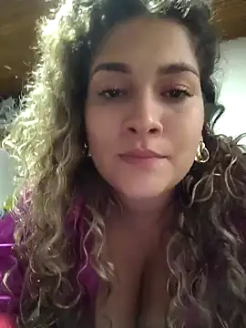 Sara smiiith211 online show from 12-08-24, 02:49