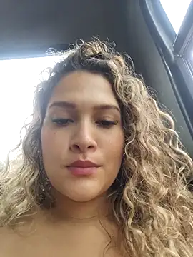 Sara smiiith211 online show from 03-04-25, 07:11