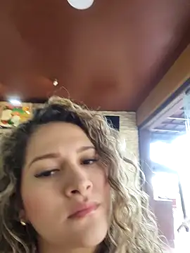 Sara smiiith211 online show from 03-12-25, 10:07