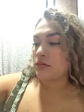 Sara smiiith211 online show from 03-09-26, 10:58