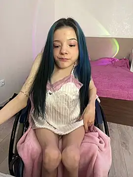 MiniSophiaa online show from 03-29-26, 08:14