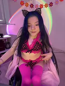 MiniSophiaa online show from 04-10-26, 09:25