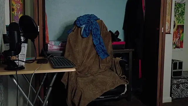 TreeJeanne online show from 09-28-25, 01:00