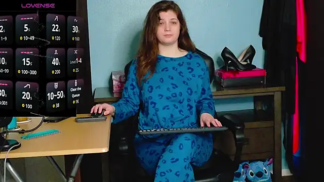 TreeJeanne online show from 11-16-25, 02:17