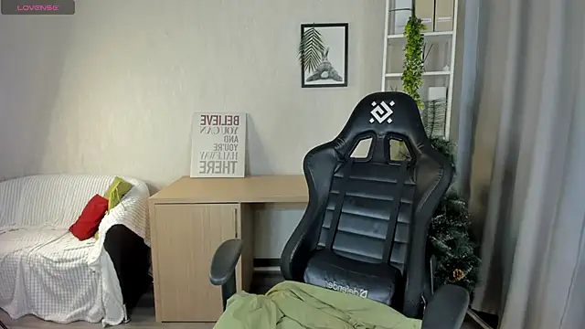 Stacy Luv online show from 12-14-25, 09:03