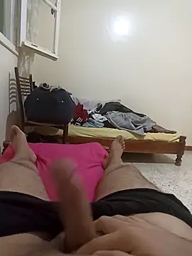 Hot Boy 2004 online show from 09-21-25, 05:47