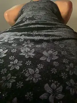 Snapshot of Cherrytowild chatting on 11-04-25, 08:46 Cherrytowild online show from 11-04-25, 08:46