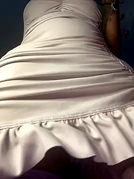 Snapshot of Cherrytowild chatting on 11-12-25, 08:37 Cherrytowild online show from 11-12-25, 08:37