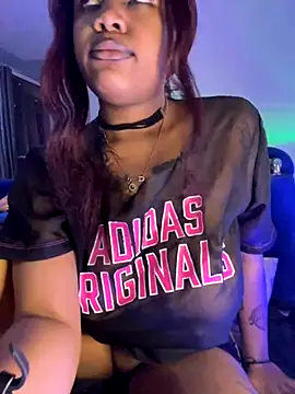 Snapshot of Cherrytowild chatting on 11-20-25, 02:01 Cherrytowild online show from 11-20-25, 02:01