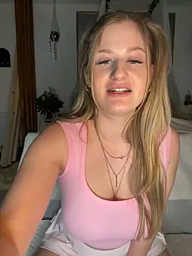 Snapshot of Busty-Ellie chatting on 12-29-24, 04:51 Busty-Ellie online show from 12-29-24, 04:51