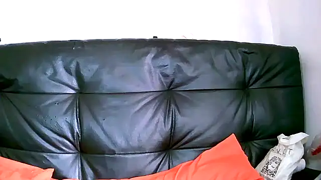 Snapshot of Bustypillows chatting on 03-17-25, 11:42 Bustypillows online show from 03-17-25, 11:42