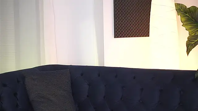 NicoleSarahX online show from 03-02-25, 08:18