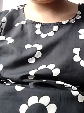 Snapshot of Aaradhya chatting on 02-19-25, 04:12 Aaradhya online show from 02-19-25, 04:12