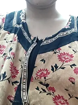 Snapshot of Aaradhya chatting on 02-22-25, 01:33 Aaradhya online show from 02-22-25, 01:33