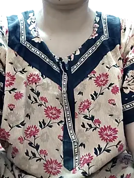 Snapshot of Aaradhya chatting on 03-04-25, 12:50 Aaradhya online show from 03-04-25, 12:50