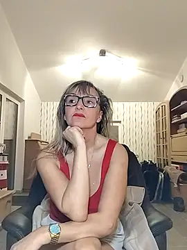 Snapshot of Tinuus chatting on 11-09-25, 09:57 Tinuus online show from 11-09-25, 09:57