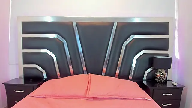 NinnaVous online show from 01-14-25, 03:57