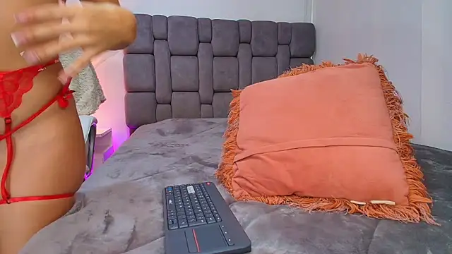 MariianaGomez online show from 01-04-25, 02:04