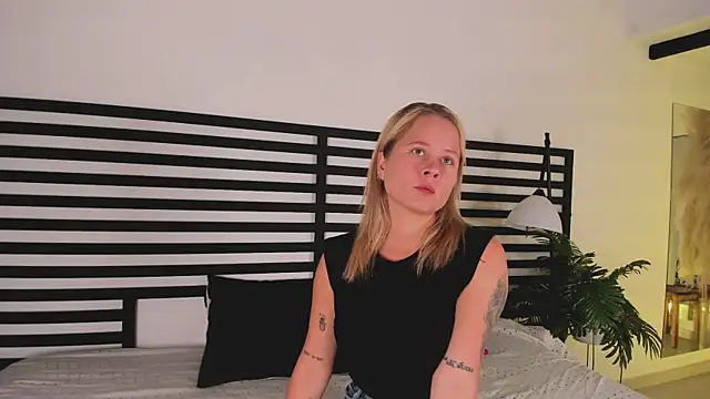 stefanny ruiz  online show from 01-23-25, 12:19