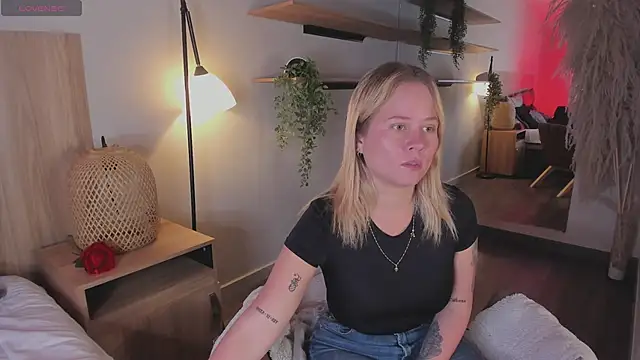 stefanny ruiz  online show from 03-13-25, 12:46