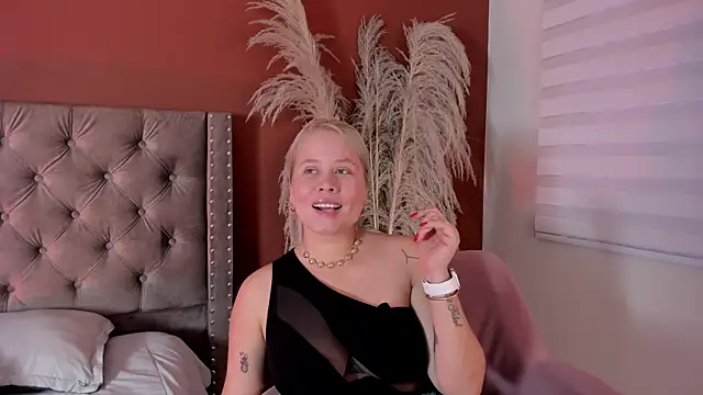 stefanny ruiz  online show from 01-09-26, 12:41