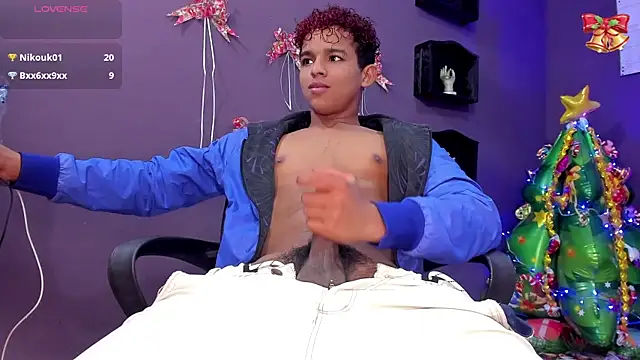 Snapshot of Noah_Smith04 chatting on 12-30-24, 06:16 Noah Smith04 online show from 12-30-24, 06:16