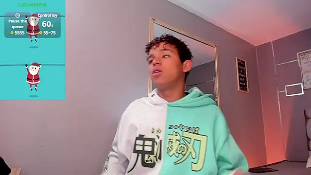 Snapshot of Noah_Smith04 chatting on 01-08-25, 12:15 Noah Smith04 online show from 01-08-25, 12:15