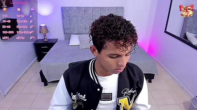 Snapshot of Noah_Smith04 chatting on 01-10-25, 11:54 Noah Smith04 online show from 01-10-25, 11:54