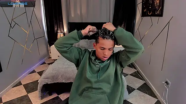 Snapshot of Noah_Smith04 chatting on 01-19-25, 01:01 Noah Smith04 online show from 01-19-25, 01:01