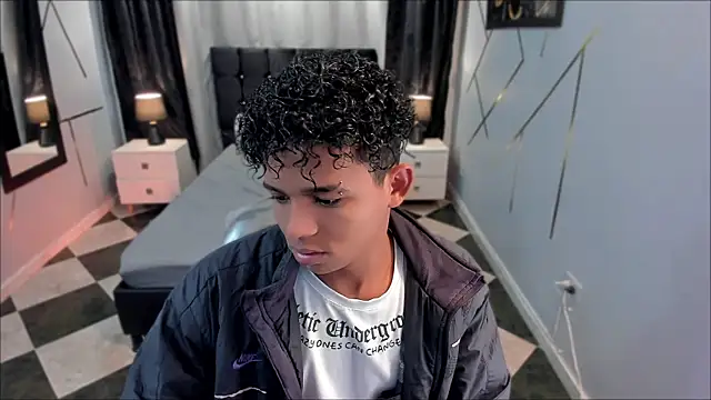 Snapshot of Noah_Smith04 chatting on 02-28-25, 12:42 Noah Smith04 online show from 02-28-25, 12:42