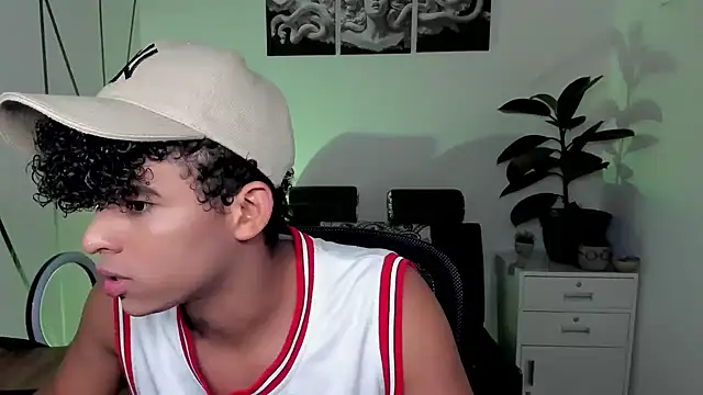 Snapshot of Noah_Smith04 chatting on 11-11-25, 01:11 Noah Smith04 online show from 11-11-25, 01:11