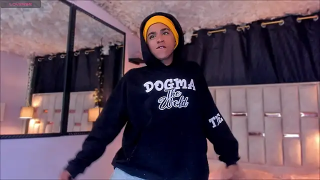 Snapshot of Noah_Smith04 chatting on 11-24-25, 02:50 Noah Smith04 online show from 11-24-25, 02:50