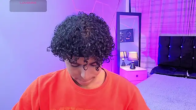 Snapshot of Noah_Smith04 chatting on 11-27-25, 09:39 Noah Smith04 online show from 11-27-25, 09:39