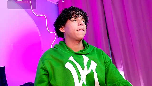 Snapshot of Noah_Smith04 chatting on 12-02-25, 02:34 Noah Smith04 online show from 12-02-25, 02:34