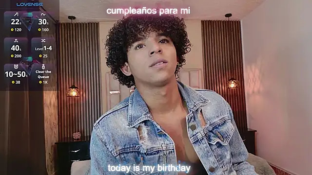 Snapshot of Noah_Smith04 chatting on 01-07-26, 11:40 Noah Smith04 online show from 01-07-26, 11:40